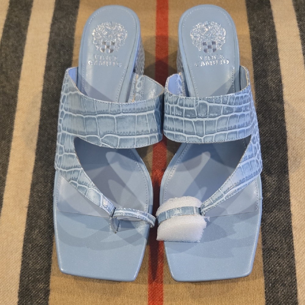Vince Camuto Sasienda Blue Croc-Pattern Sandals Sz 11M NWOT - Picture 1 of 7